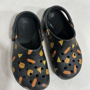 Crocs - boys size 11 - hot dog/hamburger/pizza print
